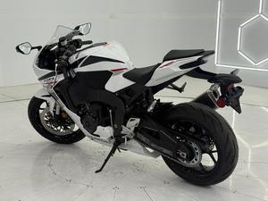 ประมูล-เสนอขาย รถมอเตอร์ไซค์ใหม่ CBR1000RR ABS Supersports ปี 2026 กำลัง 1001-2000 วัตต์ ความเร็วสูงสุด >80 กม./ชม. พร้อมเงินดาวน์ - Product Image 5