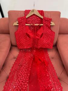 Sari de red suave con lentejuelas delanteras y traseras Sari ligero de trabajo con blusa sin costuras Fiesta y ropa festiva para mujeres - Product Image 4