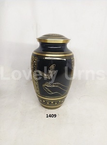 โลหะสีดําทองแกะสลักผีเสื้อทองเหลืองเผาศพผู้ใหญ่ Urns สําหรับเถ้ามนุษย์ฟรีถุงกํามะหยี่ - Product Image 2
