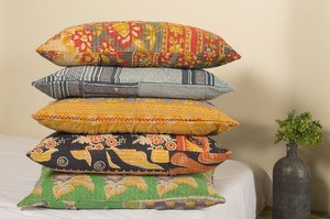 Housses de coussin Kantha Vintage, housse de coussin Patchwork Kantha indien bohème, 20x20 fait à la main Antique Kantha jeter oreiller - Product Image 2