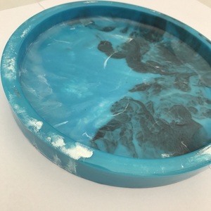 Nouveau design fait à la main par le fabricant supérieur en résine époxy de couleur personnalisée Vaisselle de cuisine jetable polie pour les fêtes! - Product Image 4