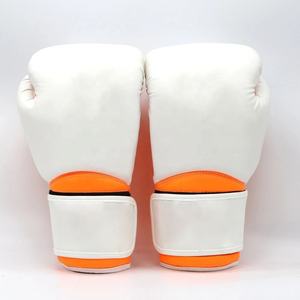 Gants de boxe pour hommes de qualité supérieure respirant imperméable haute élasticité haut tendance vente chaude gants de boxe avec logo personnalisé/couleur - Product Image 2