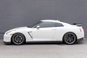 Nissan GT-R Black Edition 2014 d'occasion en excellent état, sans réserve, 545 ch, V6 biturbo, transmission intégrale, mise à niveau de transmission S-hepTrans Stage 1 - Product Image 3