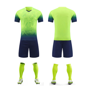 Vente en gros de vêtements de football imprimés numériquement, maillots de football personnalisés, vêtements de sport avec logo propre, vente en gros de kits de football - Product Image 1