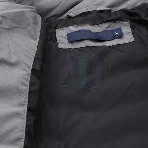 Chaqueta de Invierno Acolchada para Hombre, Estilo Nuevo, Ajustada, con Aislamiento Transpirable y Resistente al Viento, Logotipo Frontal, Material de Fácil Cuidado - Product Image 6