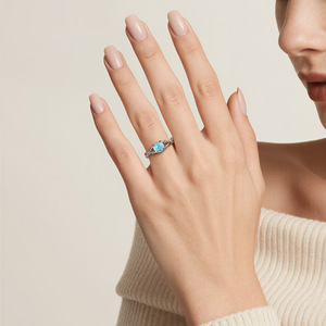 Bague Jeulia Twist Lune et Étoile en argent sterling avec pierre bleue - Product Image 6