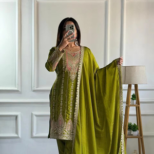 Pure soie de Chinon avec des vêtements de fête lourds Chinon Silk Coding Dori Sequence brodé haut et pantalon de travail avec Dupatta - Product Image 1