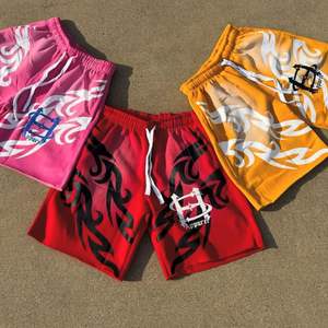 กางเกงขาสั้นผู้ชายสไตล์สตรีทลำลอง ระบายอากาศได้ดี เอวยางยืด แห้งเร็ว ปรับแต่งโลโก้ได้ ผลิตจากโพลีเอสเตอร์ 100% รับผลิตแบบ ODM - Product Image 6