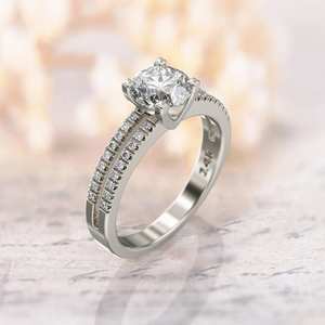 Anillo de Compromiso de Plata con Moissanita Premium de 1 Quilate, Corte Redondo, Diseño de Media Eternidad con Diamantes, Joyería de Lujo para Bodas, Venta al por Mayor - Product Image 4