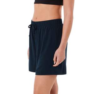 Short de sport respirant à séchage rapide pour femmes en gros Nouveau design décontracté et décontracté ample avec logo à motif chaud à la taille - Product Image 2