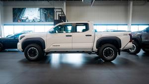 A YOTA Tacoma TRD fuoristrada Premium 4x4, cambio TURBO automatico 2.4l - Product Image 3