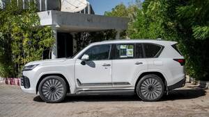 Lexus LX700h Serie LX SUV Ibrido 3.5L 6 Cilindri 4WD Automatico Guida a Sinistra 7 Posti Usato/Nuovo 2026 Veicolo Nuovo |   Pronto per l'esportazione - Product Image 5