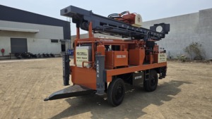 Plate-forme de forage de puits d'eau DTHR montée sur chariot de qualité supérieure RSD DTHR 150 hydraulique 150m de profondeur 254mm de diamètre OEM prix d'usine en gros - Product Image 2