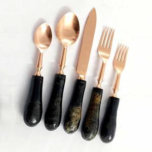 Ensemble de couverts allant au lave-vaisselle poli miroir de haute qualité Ustensile à bord torsadé de vente chaude pour la cuisine, la fête à la maison ou le mariage - Product Image 4