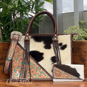 Vente en gros Ensemble de 2 pièces Combo Sac fourre-tout à bandoulière en cuir de vachette usiné à la main de grande capacité et pochette à trois volets en cuir véritable usiné - Product Image 1