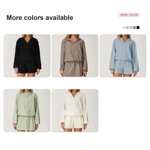 Veste de protection solaire de sport pour femmes à séchage rapide personnalisée de haute qualité respirante UPF50 + Protection UV capuche fermeture éclair longueur courte - Product Image 4