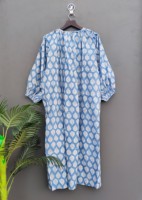 Bleu et blanc feuille main bloc imprimé beau Style coréen coton femmes robe Floral plage porter robe légère
