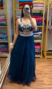 Nueva fiesta Fusion Wear Look chaqueta blusa y Lehenga para adultos FIESTA DE Bollywood y boda india pakistaní para adultos - Product Image 3