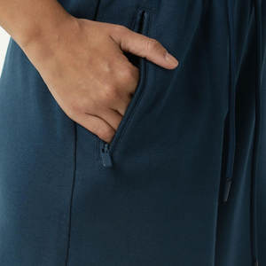 Pantalones de chándal Acampanados para mujer, fabricante OEM, proveedor de ropa deportiva al por mayor, pantalones de gimnasio personalizados con opciones de impresión de logotipo o bordado - Product Image 5