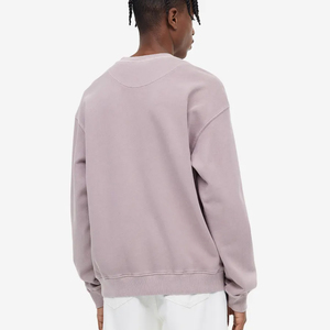 เสื้อสเวตเตอร์สวมหัวคอลูกเรือขนแกะสีล้วนสำหรับผู้ชายเสื้อกันหนาวสไตล์ไม่ซ้ำใคร - Product Image 4