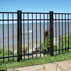 Paneles de esgrima de metal galvanizado con revestimiento de PVC negro de diseño moderno de <span class=keywords><strong>5</strong></span> pies de altura para hogares y jardines <span class=keywords><strong>Poste</strong></span> de <span class=keywords><strong>madera</strong></span> tratado térmicamente incluido - Product Image 5