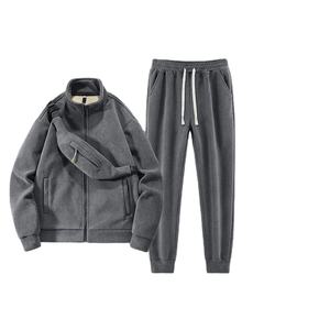 ชุดวอร์มผู้ชายผ้าฟลีซขนแกะ 100% ผ้าฝ้าย พร้อมกระเป๋าสะพายไหล่ ชุดลำลองฤดูหนาวแบบมีซิป ชุดออกกำลังกายแบบสองชิ้นเข้าชุด - Product Image 4
