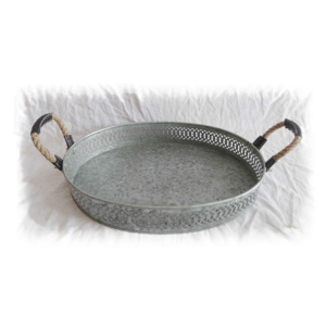 Beaux plateaux décoratifs en métal fabriqués à la main avec finition nickel chrome argent plateau de service pour fruits secs décoratifs faits à la main - Product Image 3