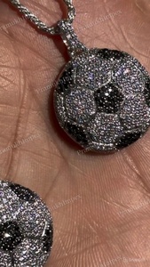 Pendentif de football personnalisé fait à la main, serti de diamants en moissanite noir et blanc, plaqué or blanc sur argent sterling, dernier design - Product Image 2