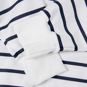 Pull rayé unisexe Howard University Vêtements HBCU brodés personnalisés pour l'hiver - Product Image 5