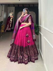 Rehaussez votre style ethnique avec ce magnifique Lehenga Choli en soie Tussar, orné d'un superbe imprimé kashmiri, design réversible, idéal pour les fêtes - Product Image 6