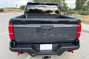 รถมือสอง ปี 2024 150 R D Pro แบบดับเบิ้ลแค็บ ขับเคลื่อนสี่ล้อ เกียร์อัตโนมัติ พวงมาลัยซ้าย ภายในสีเข้ม รุ่นหนัง - Product Image 4