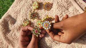 แหวนหิน kundan สำหรับงานแต่งงานของขวัญเพื่อนเจ้าสาวของขวัญสำหรับเพื่อนเจ้าสาวของขวัญคืนของขวัญของขวัญของขวัญ dholki ของขวัญผู้หญิงกำไลข้อมือบาร์ - Product Image 6