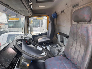 Camión Volquete Mercedes-Benz Actros 3235 V6 8X4, Muy Limpio, Súper Resistente, Euro 5, 451-500HP, Capacidad 31-40T, Transmisión Manual - Product Image 5