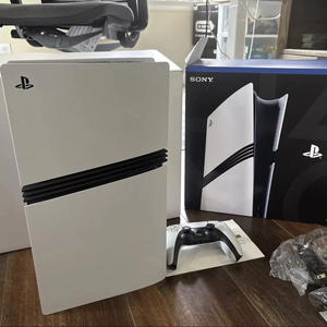 Nueva Consola de Videojuegos PlayStation 5 Pro, Edición con Disco PS5, Versión Digital PS5 Slim 4K - Product Image 1