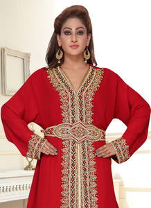 ผ้าจอร์เจียอิสลามปักสีแดงพร้อมฮิญาบกันแดด - Product Image 3