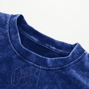 Camiseta Oversize para Hombre con Lavado Ácido y Efecto Desgastado, Azul, con Dobladillo Deshilachado, Estilo Urbano, Estampado Distintivo, 100% Algodón - Product Image 6