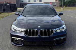 BMW 750i xDrive Twin-Turbo V8, AWD, modèle 2018, d'occasion haut de gamme - Product Image 2