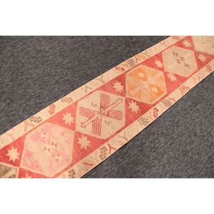 Alfombra Turca de 2x11.8 pies, Alfombra Vintage Roja con Diseño Geométrico - Product Image 3