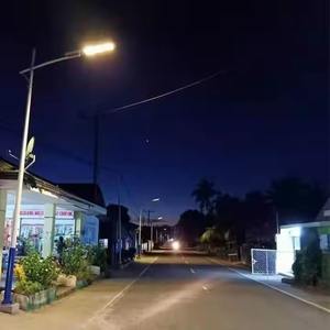 ระบบไฟถนนพลังงานแสงอาทิตย์150W/200W อะลูมิเนียมตกแต่งใหม่สีขาวอบอุ่นพร้อมแบตเตอรี่ลิเธียม - Product Image 5