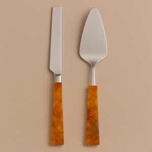 Juego de cuchillo y servidor para pasteles de acero espejado con mangos de resina de remolino azul y ámbar, herramientas dúo de colores únicos para celebraciones de bodas - Product Image 4