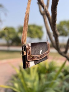 Cartera de Mano Elegante para Mujer, Tallada a Mano, de Cuero Vacuno con Pelo, Cartera Elegante Impermeable, Nuevo Diseño Multiusos - Product Image 2