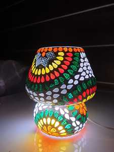 Lampes de table en mosaïque de verre au design floral et lampes suspendues faites à la main par des artisans pour les magasins de décoration intérieure - Product Image 3