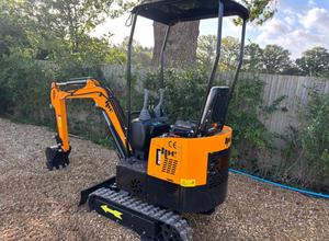 LIVRAISON GRATUITE Mini-excavatrice JPC H12 12 CV avec cabine ouverte, lame de bulldozer avant, bras oscillant, homologuée EPA CE, pouce hydraulique auxiliaire - Product Image 5