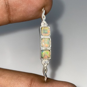 Pendentif de style vintage en argent sterling 925 avec opale éthiopienne et pierres précieuses en laiton plaqué breloques chrétiennes pour enfants - Product Image 1