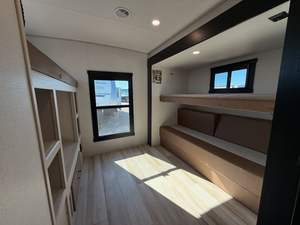 Camping-car mobile de qualité supérieure, caravane tout-terrain, caravane en aluminium, capacité de 1500 kg, prêt à l'exportation - Product Image 5