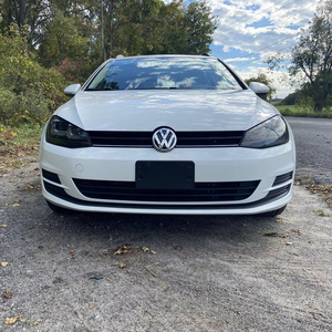 2016 Utilisé pour Golf SportWagen S Conduite à Gauche Norme Euro IV 5 Places - Product Image 1