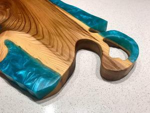 เขียงไม้กระถินเทศธรรมชาติเคลือบเรซิ่น ทนทาน ใช้กับเครื่องล้างจานได้ หนา 1.5 ซม. ใช้งานได้ยาวนานในครัว - Product Image 5