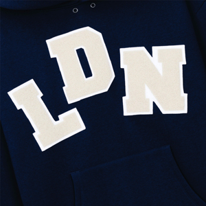 เสื้อฮู้ดแบบสวมหัวสำหรับผู้ชายเสื้อมีฮู้ดโอเวอร์ไซส์ลายตัวอักษรเสื้อแขนยาวสไตล์วินเทจกำหนดโลโก้ได้เอง - Product Image 3