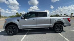 Offre Spéciale : Ford F-150 Lariat SuperCrew 4x4 d'occasion 2023 - Prêt à être expédié - Product Image 4