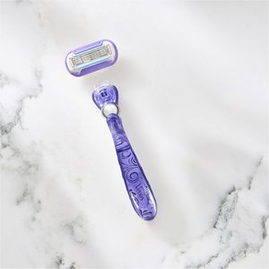 Gillette Venus Gillette Extra Smooth Swirl Razor para mujer con tecnología Flexiball - Product Image 2